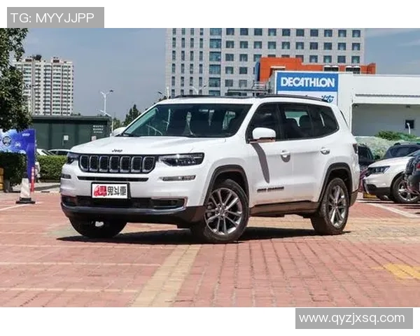 足球明星专属座驾揭秘豪华与性能的完美结合与他们的赛场风采相得益彰