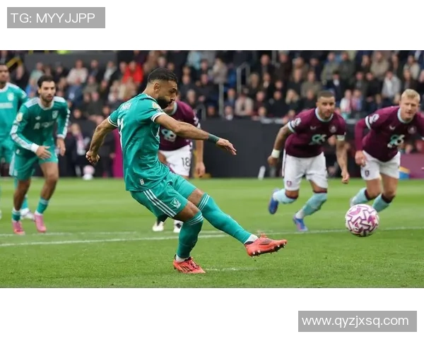 足球明星的光环背后：他们的真实故事与奋斗历程