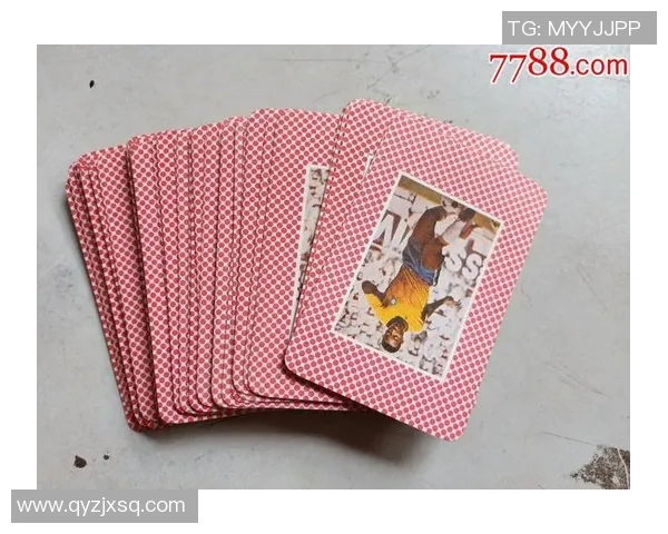 卡通足球明星扑克牌设计创意展示与收藏价值分析